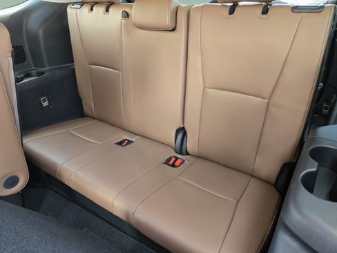 Used 2025 Toyota Highlander Limited AWD/4WD image 30