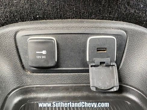 Used 2017 Chrysler Pacifica Limited FWD image 36