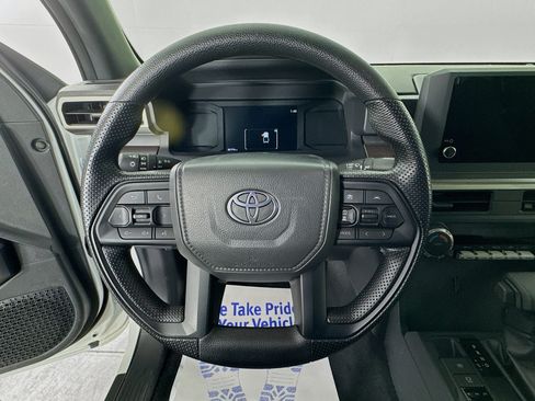Certified 2025 Toyota Tacoma SR5 AWD/4WD image 11