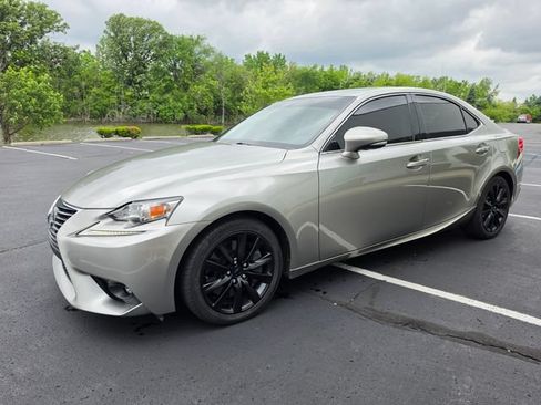 Used 2016 Lexus IS 200t RWD image 13