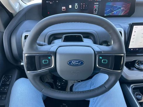 New 2026 Ford Expedition Active image 33
