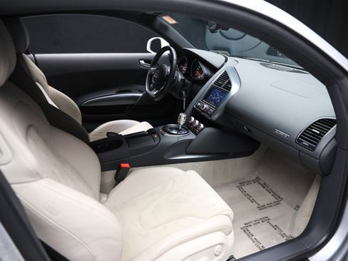 Used 2009 Audi R8 V8 image 50