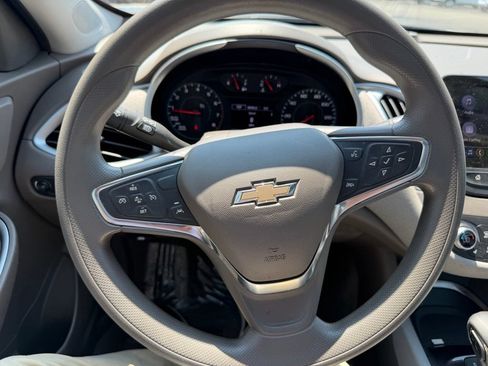 Used 2024 Chevrolet Malibu LT FWD image 17