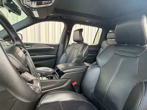 Certified 2022 Jeep Grand Cherokee L Overland w/ Luxury Tech Group IV AWD/4WD image 21