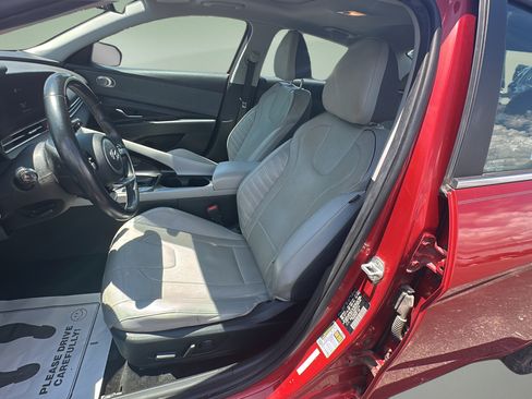 Used 2021 Hyundai Elantra Limited FWD image 17