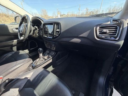 Used 2018 Jeep Compass Limited w/ Navigation Group AWD/4WD image 13