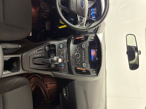 Used 2016 Ford Focus SE w/ SE Power Seat Package FWD image 24