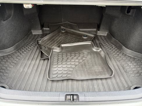 Used 2024 Toyota Camry SE FWD image 4