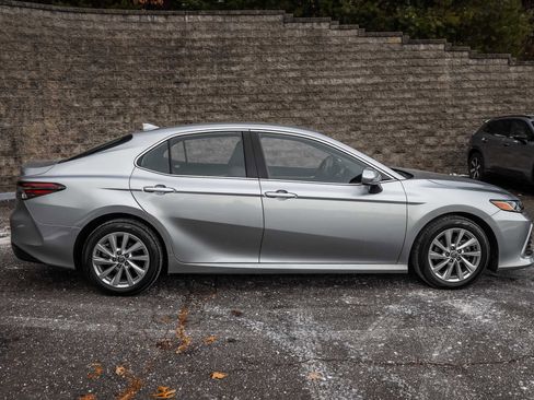 Certified 2023 Toyota Camry LE image 4