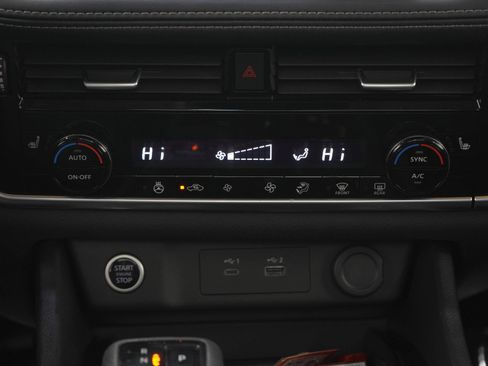 Used 2023 Nissan Rogue SV w/ SV Premium Package image 19