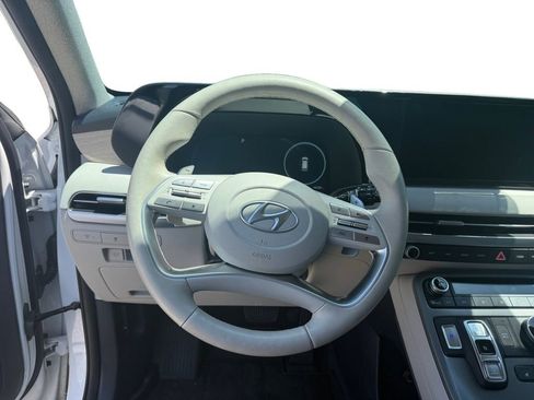 Used 2024 Hyundai Palisade Limited FWD image 12