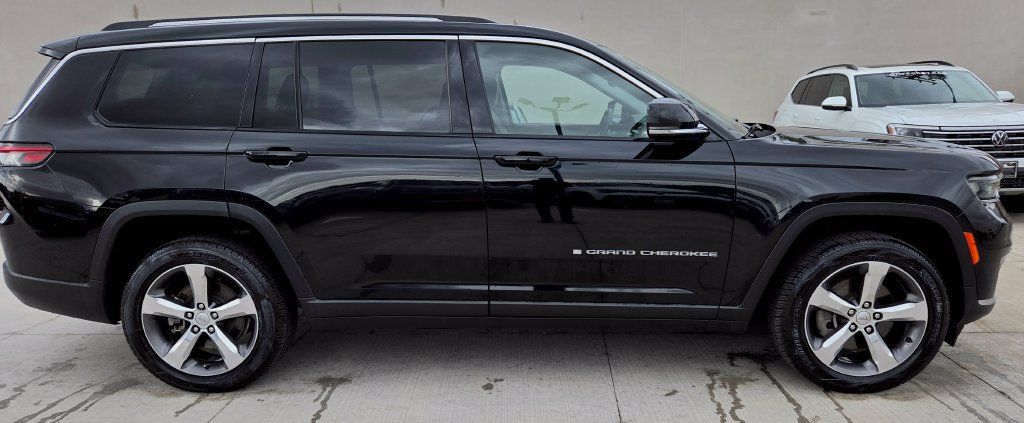 Used 2021 Jeep Grand Cherokee L Limited AWD/4WD image 5
