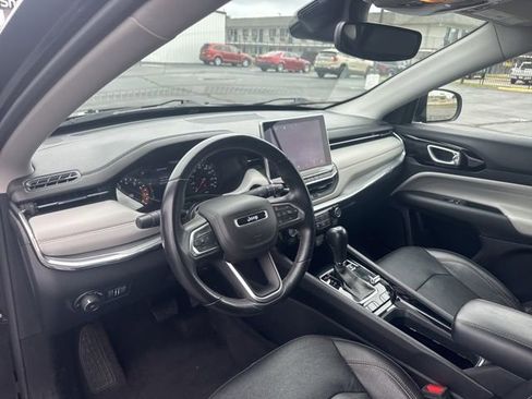 Used 2022 Jeep Compass Limited image 10