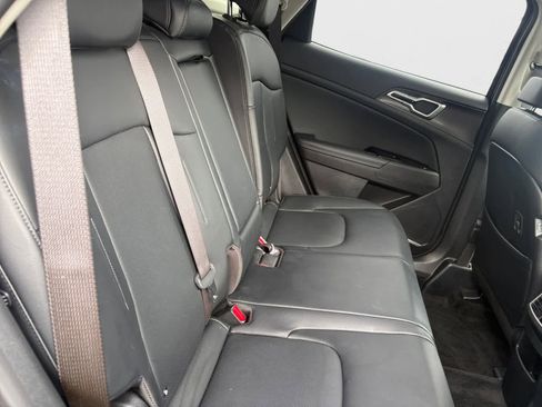 Used 2023 Kia Sportage EX AWD/4WD image 16