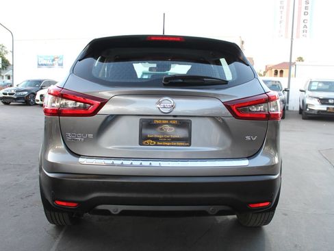 Used 2021 Nissan Rogue Sport SV FWD image 4