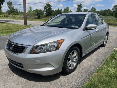 Used 2009 Honda Accord LX-P image 2