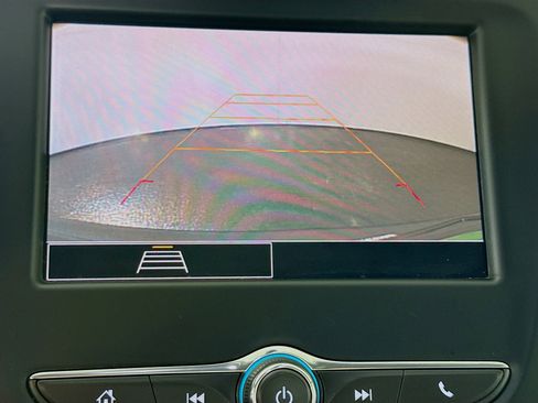 Used 2022 Chevrolet Equinox LS w/ LS Convenience Package image 19