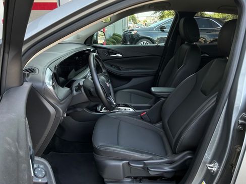 Used 2025 Buick Encore GX Preferred FWD image 10