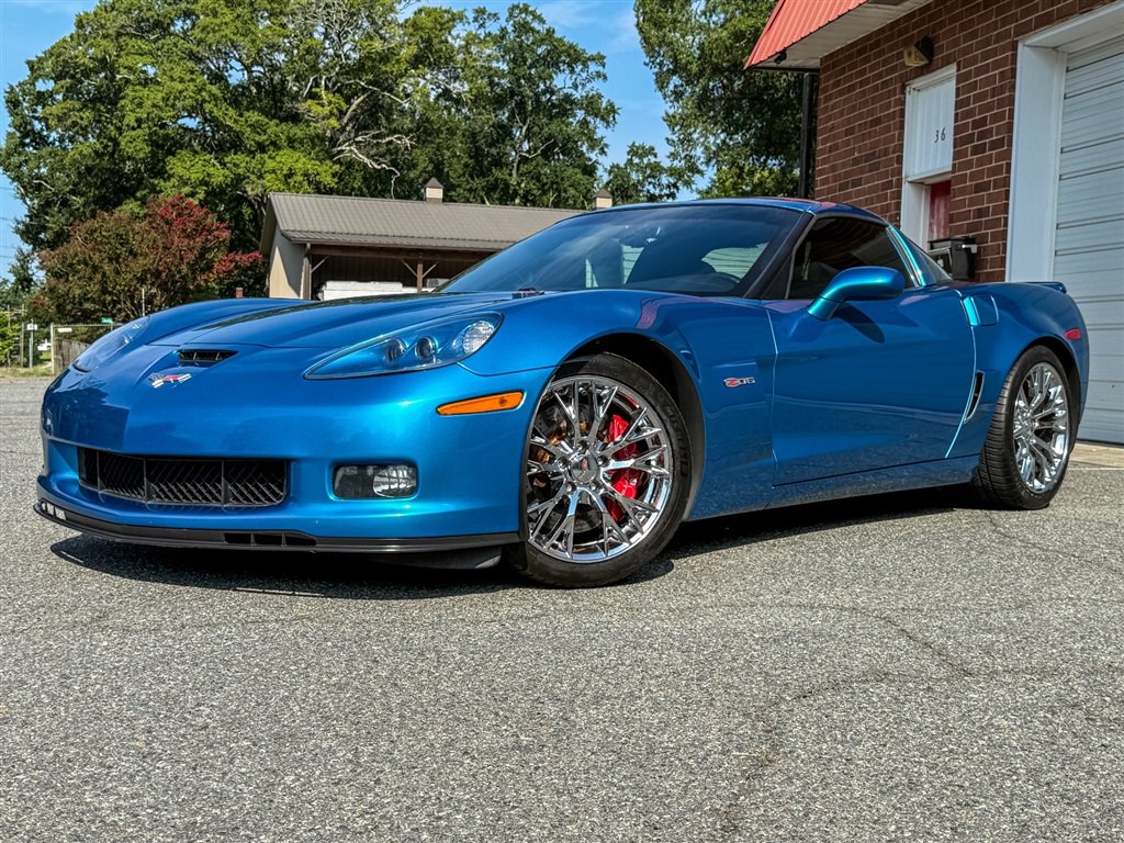 Used 2008 Chevrolet Corvette Z06 w/ Preferred Equipment Group RWD image 2