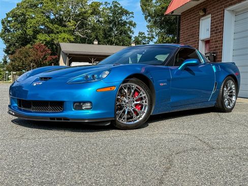 Used 2008 Chevrolet Corvette Z06 w/ Preferred Equipment Group RWD image 2