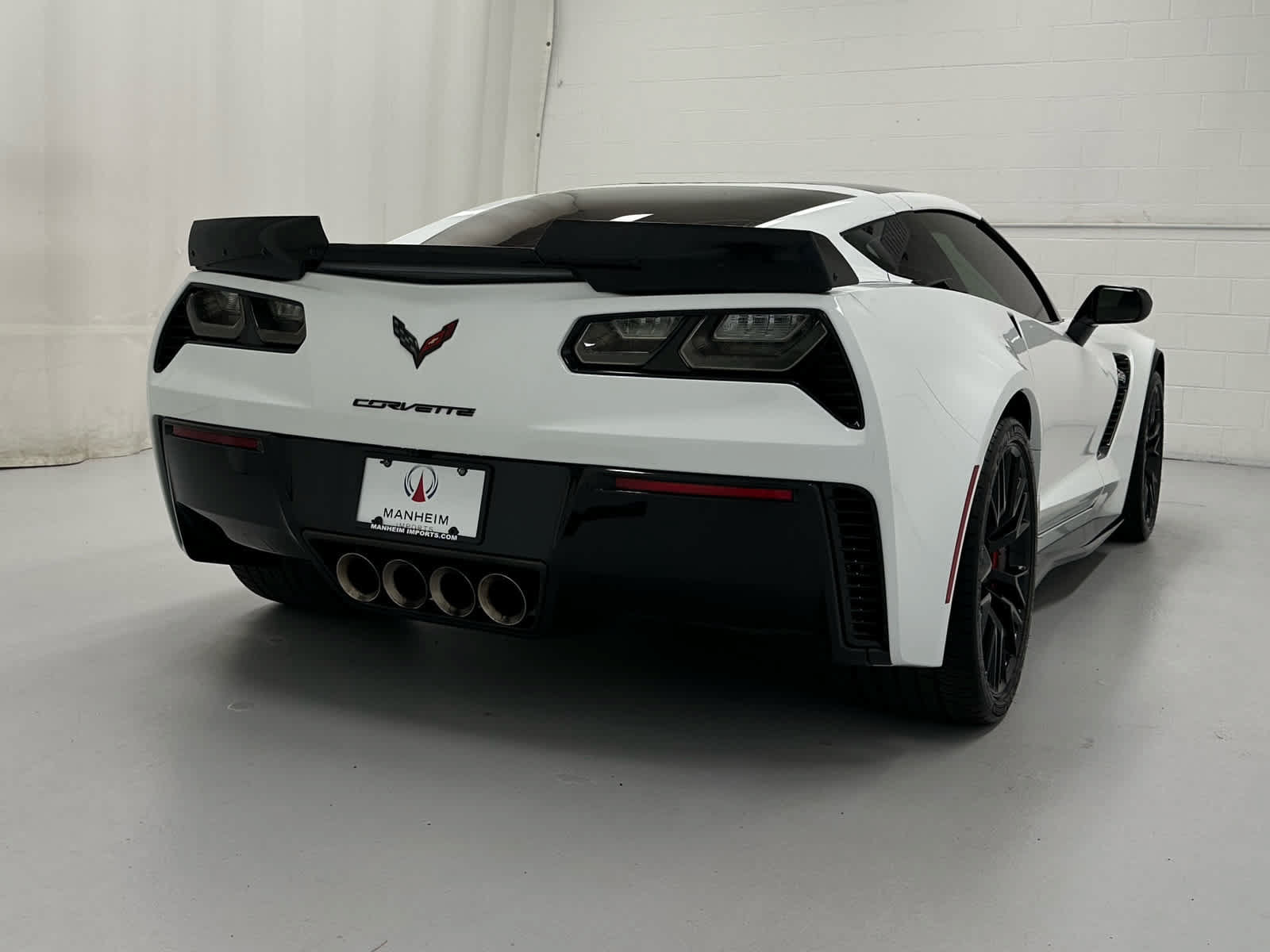 Used 2016 Chevrolet Corvette Z06 w/ 3LZ Preferred Equipment Group RWD image 6