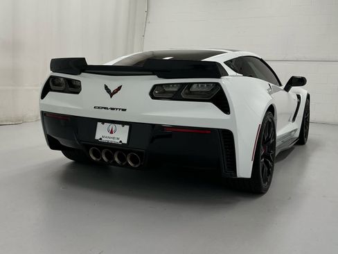 Used 2016 Chevrolet Corvette Z06 w/ 3LZ Preferred Equipment Group RWD image 6