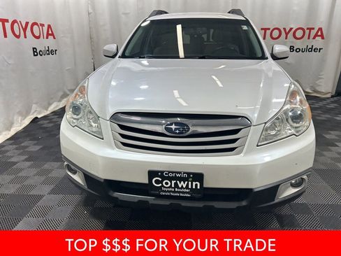 Used 2010 Subaru Outback 2.5i Premium image 2