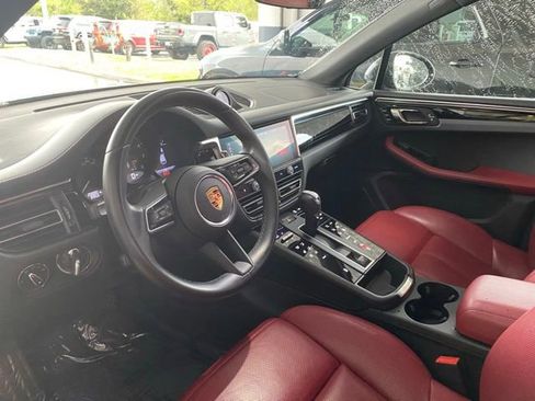 Used 2024 Porsche Macan image 14