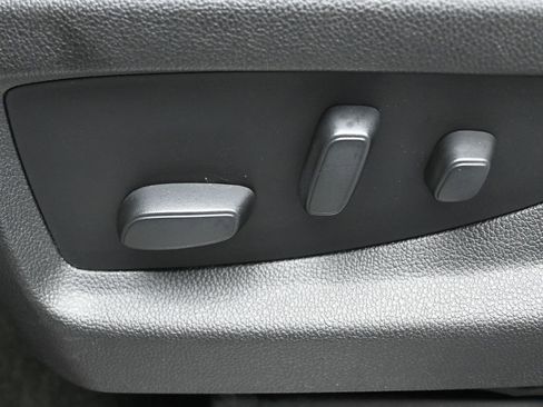 Used 2018 Chevrolet Silverado 1500 LT w/ All Star Edition image 10