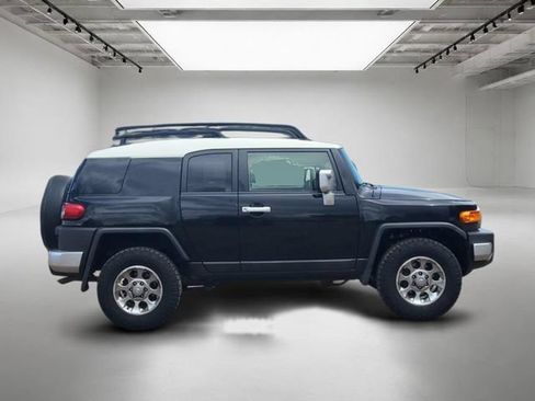 Used 2012 Toyota FJ Cruiser 4WD w/ Upgrade Pkg image 7