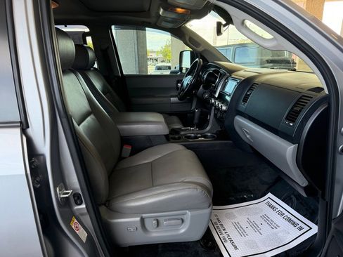 Used 2018 Toyota Sequoia Limited w/ Safety & Convenience Package AWD/4WD image 39