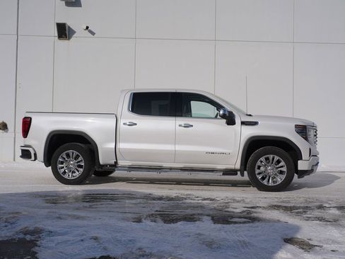 Used 2024 GMC Sierra 1500 Denali w/ Technology Package image 2