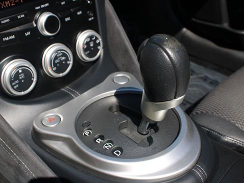 Used 2014 Nissan 370Z Touring RWD image 25