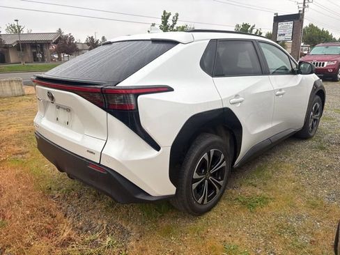 Used 2024 Toyota bZ4X XLE w/ Weather Package image 2