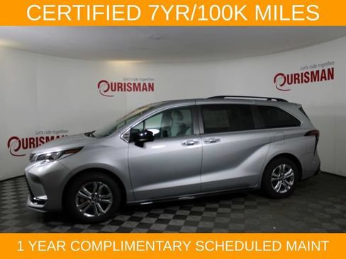 Used 2023 Toyota Sienna XSE AWD/4WD image 5