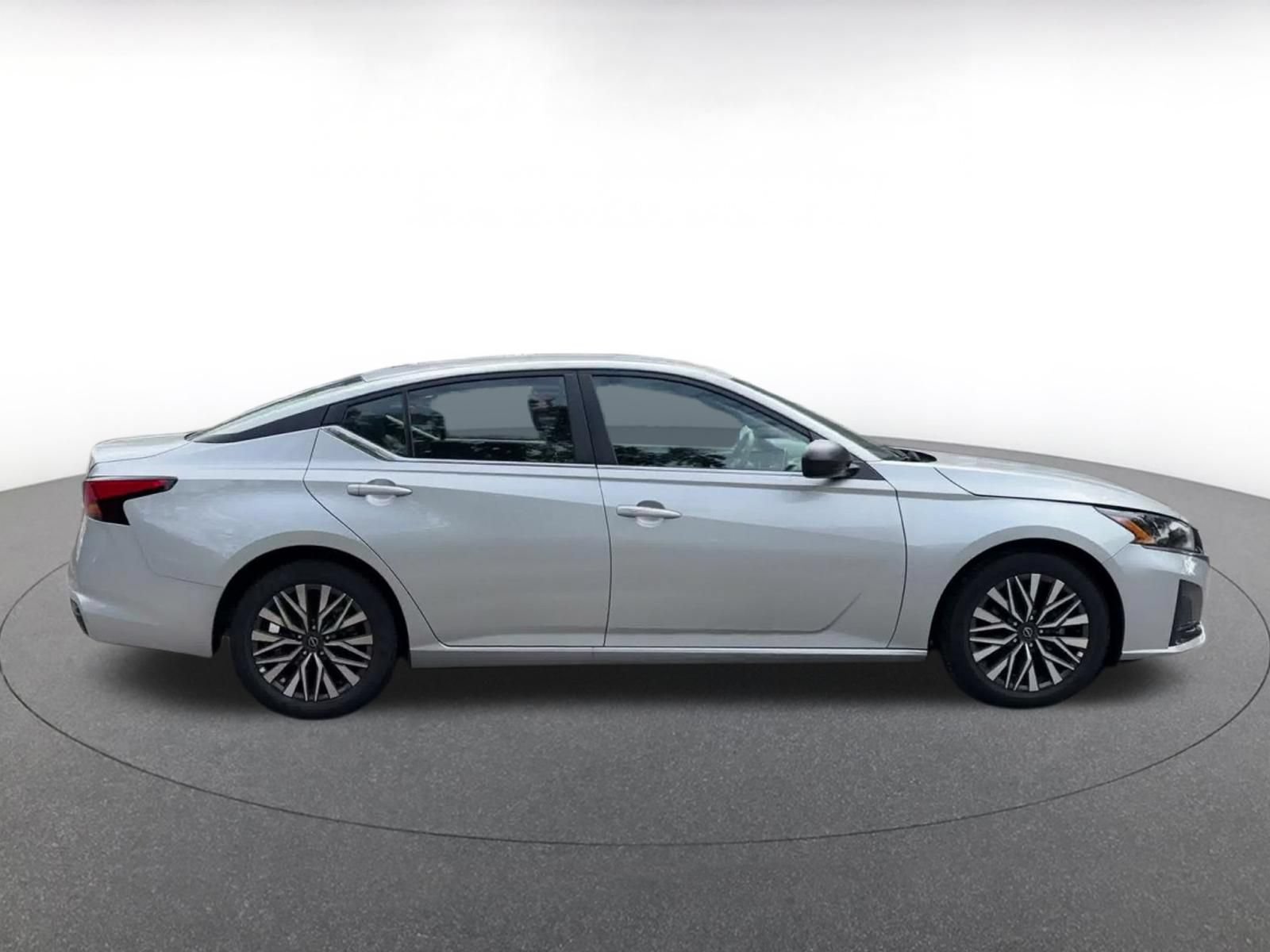 Used 2026 Nissan Altima 2.5 SV FWD image 15