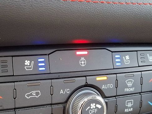 Used 2024 Dodge Durango GT AWD/4WD image 27