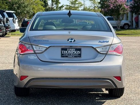 Used 2011 Hyundai Sonata Hybrid w/ Premium Equipment Pkg 2 FWD image 3