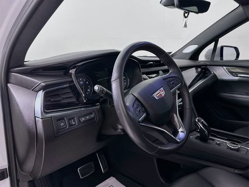 Used 2023 Cadillac XT6 Sport w/ Technology Package image 10