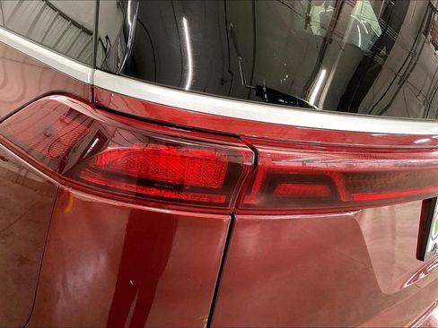 Used 2022 Kia Carnival LX w/ Paint Protection Package FWD image 31
