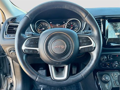 Used 2020 Jeep Compass Latitude image 11