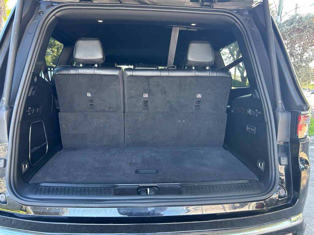 Used 2024 Jeep Wagoneer Series II w/ Flexible Seating Group RWD image 39