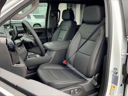 New 2025 GMC Sierra 2500 Denali w/ Denali Reserve Package image 9