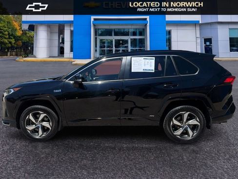 Used 2021 Toyota RAV4 SE w/ Weather & Moonroof Package AWD/4WD image 8