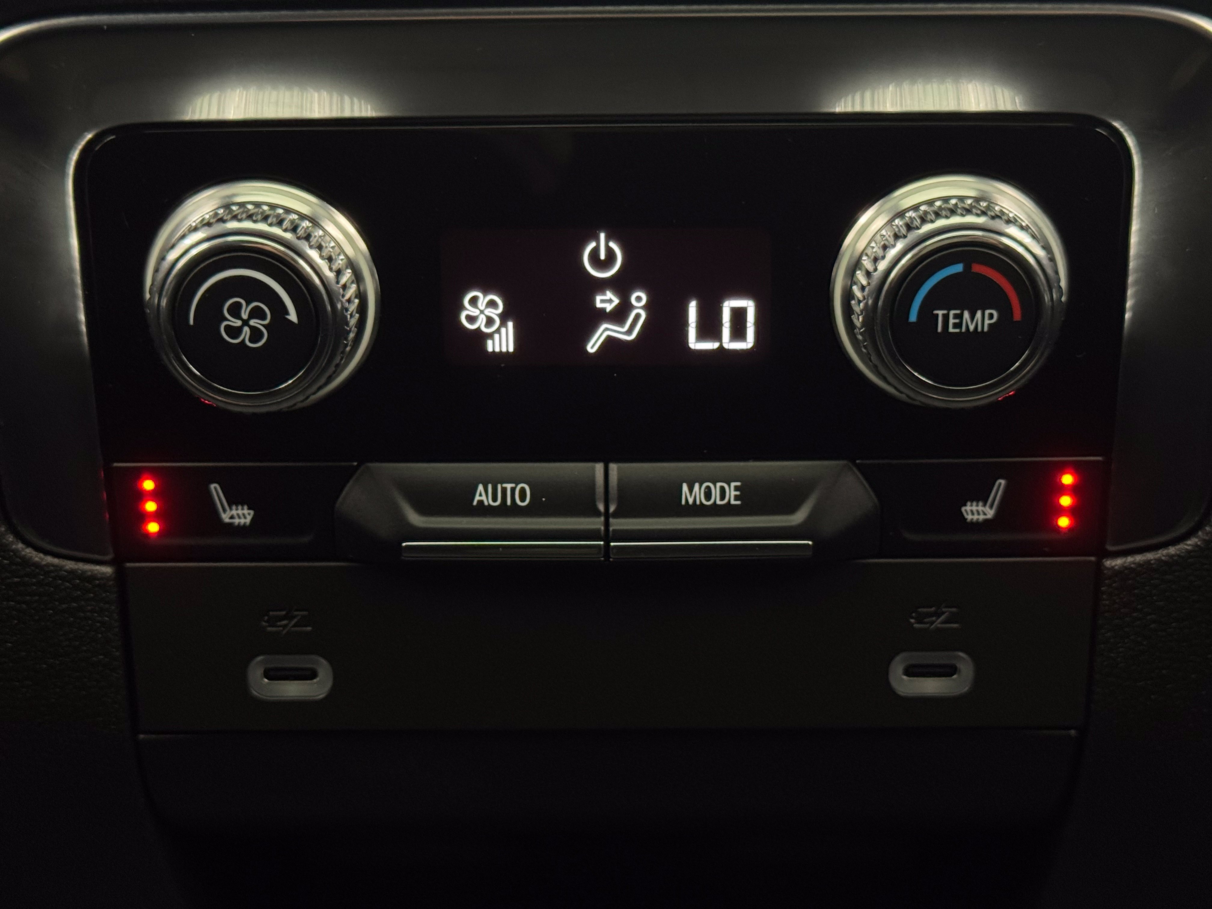 Used 2024 GMC Yukon XL Denali w/ Max Trailering Package AWD/4WD image 6
