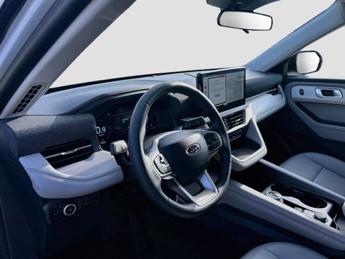 New 2026 Ford Explorer Active RWD image 6