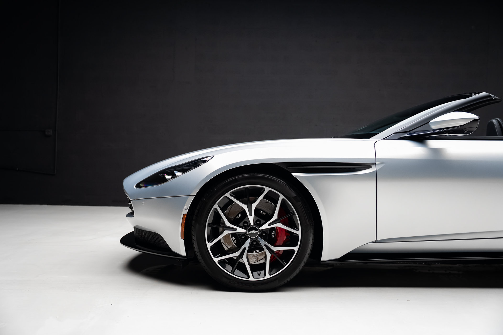 Used 2019 Aston Martin DB11 Volante RWD image 20