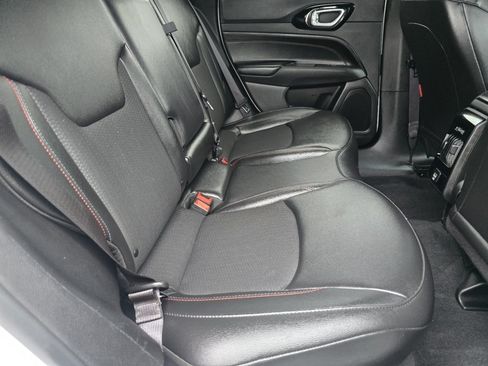 Used 2025 Jeep Compass Trailhawk AWD/4WD image 19