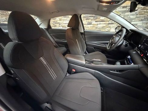 Used 2023 Hyundai Elantra SEL FWD image 13