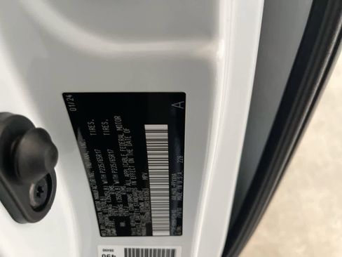 Used 2024 Toyota Sienna XLE image 29